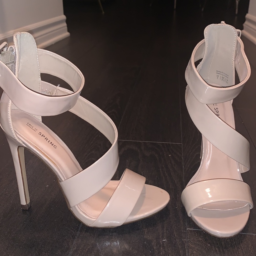 NWOT Nude sandals​